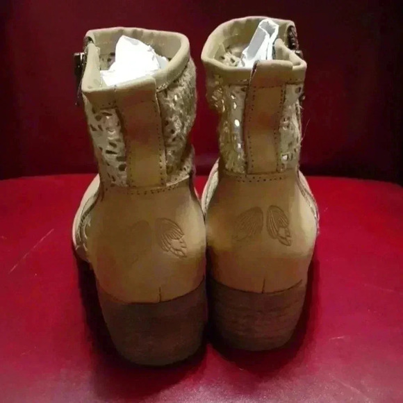 Anthropologie Cool Way Tan Beige Leather Ankle Boot Laser Cut Boho Size 9 - Picture 5 of 8